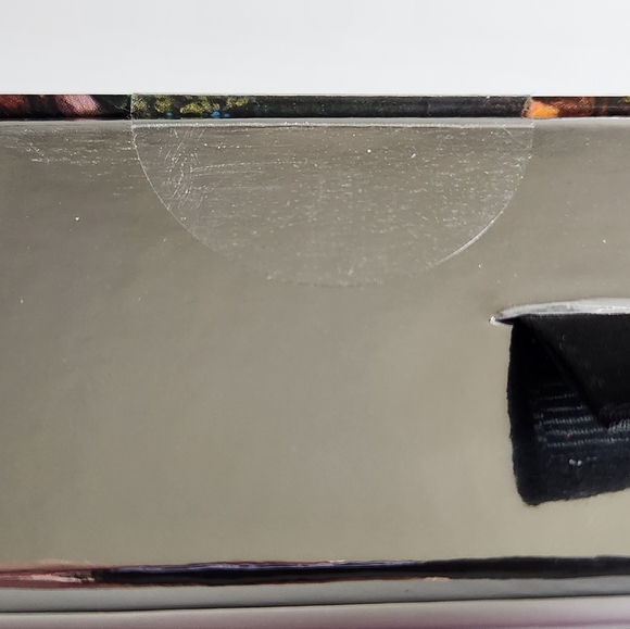 Thomas Kinkade Maleficent 1000 PCS Puzzle (Disney Silver Select Edition) - Picture 5 of 8